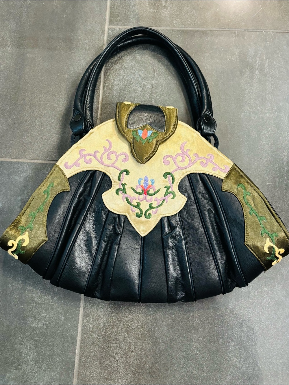 OOVOO vintage high-end handbag